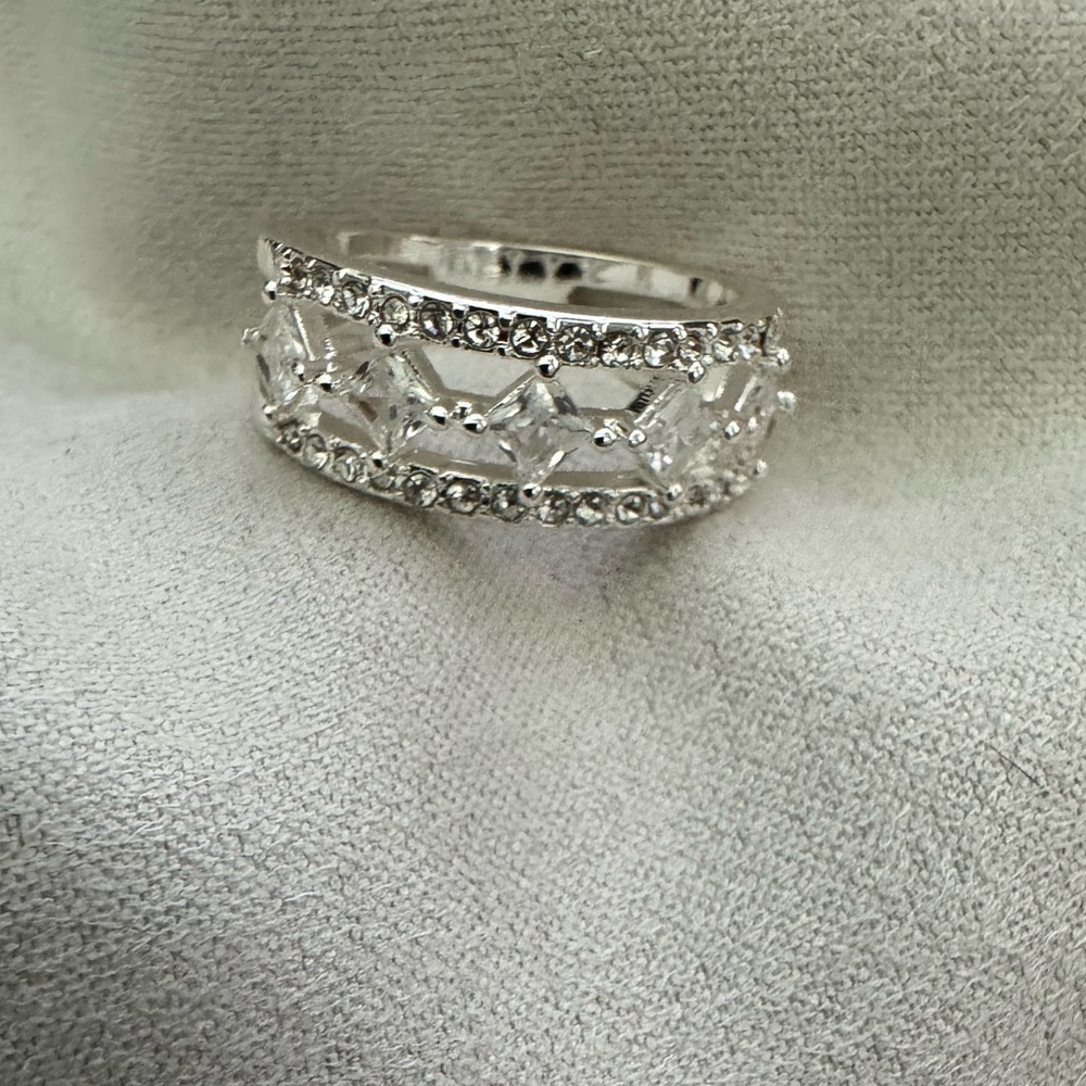 Charter Club Silver Plated Cubic Zirconia Ring size 8